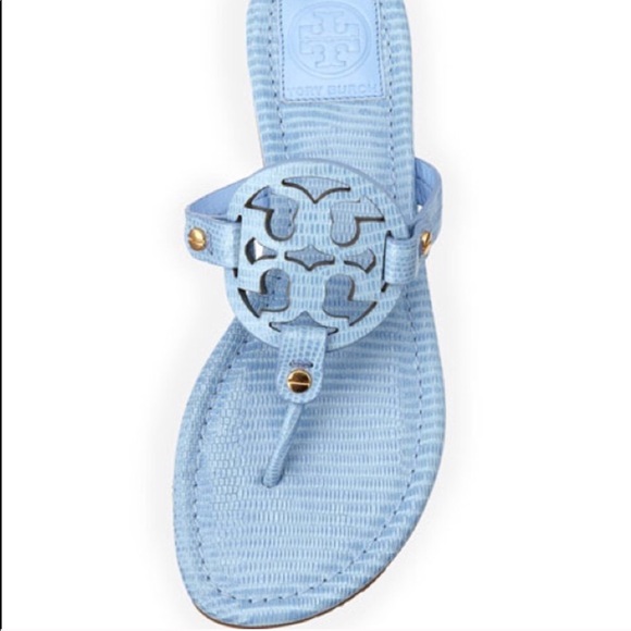 womens light blue flip flops